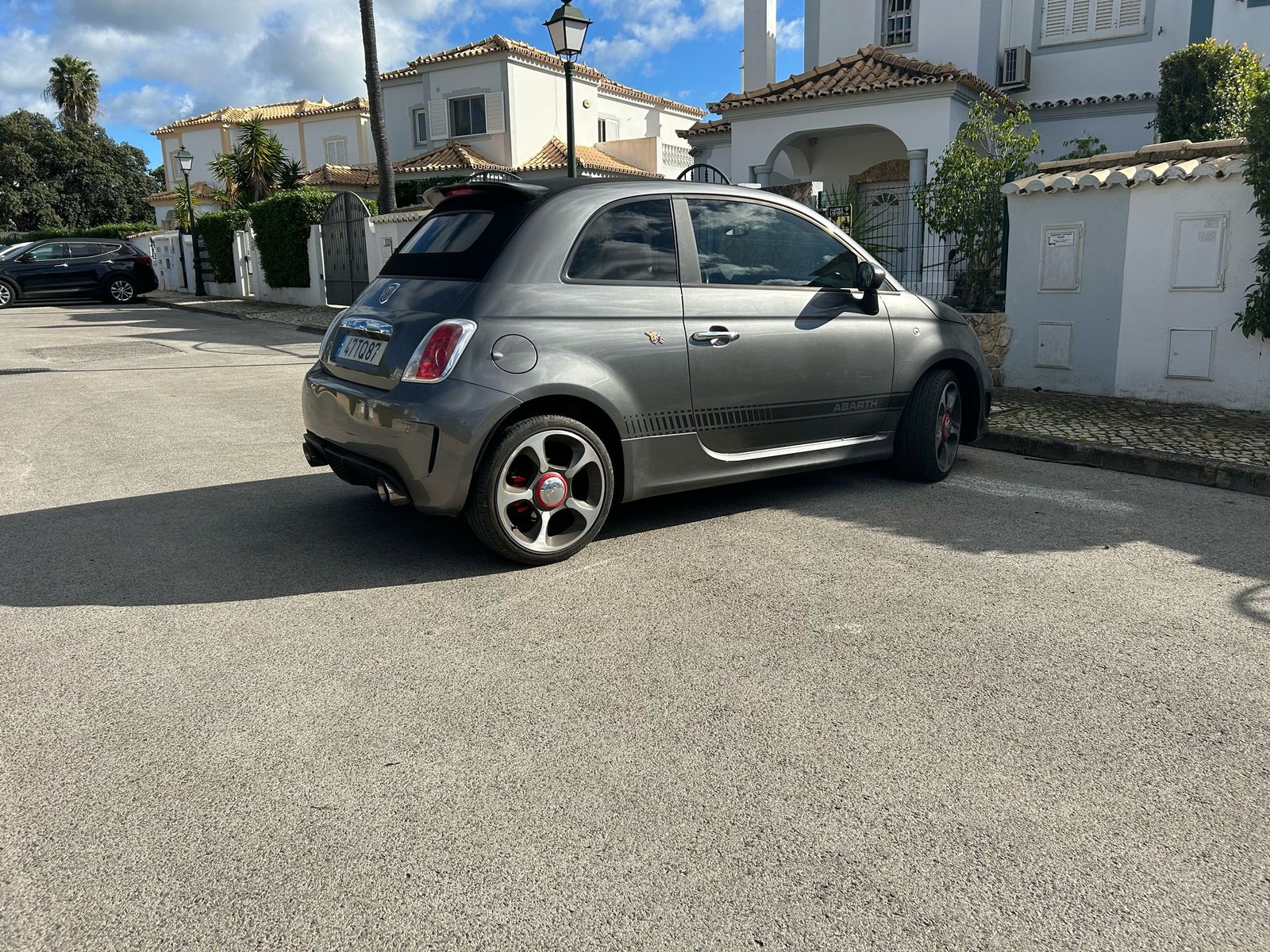 Abarth 500C 1.4 T-Jet - Image 4